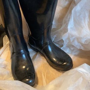 Hunter women’s tall shaft rain boots.